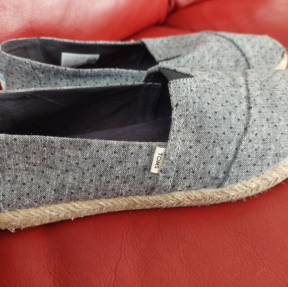 TOMS Gray Polka DOT Slip-On Sneakers Sz 9 Women - Picture 7 of 7